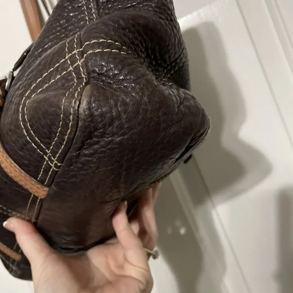 Coach Chelsea Brown Pebbled Leather Tote shoulder bag Flaw Read - Picture 3 of 15